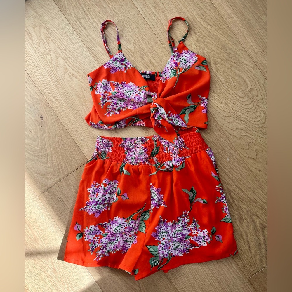 MISSGUIDED Orange Floral Shorts Set with Tie Up Top. Size 8